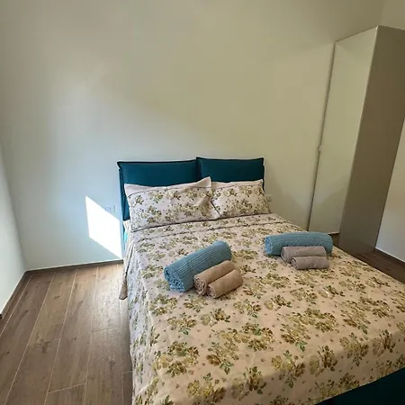 Apartamento Bright Two-room With Garden