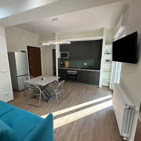 Bright Two-room With Garden Apartman *